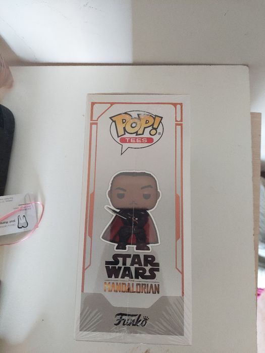 Funko Pop Moff Gideon glows in the dark + tshirt