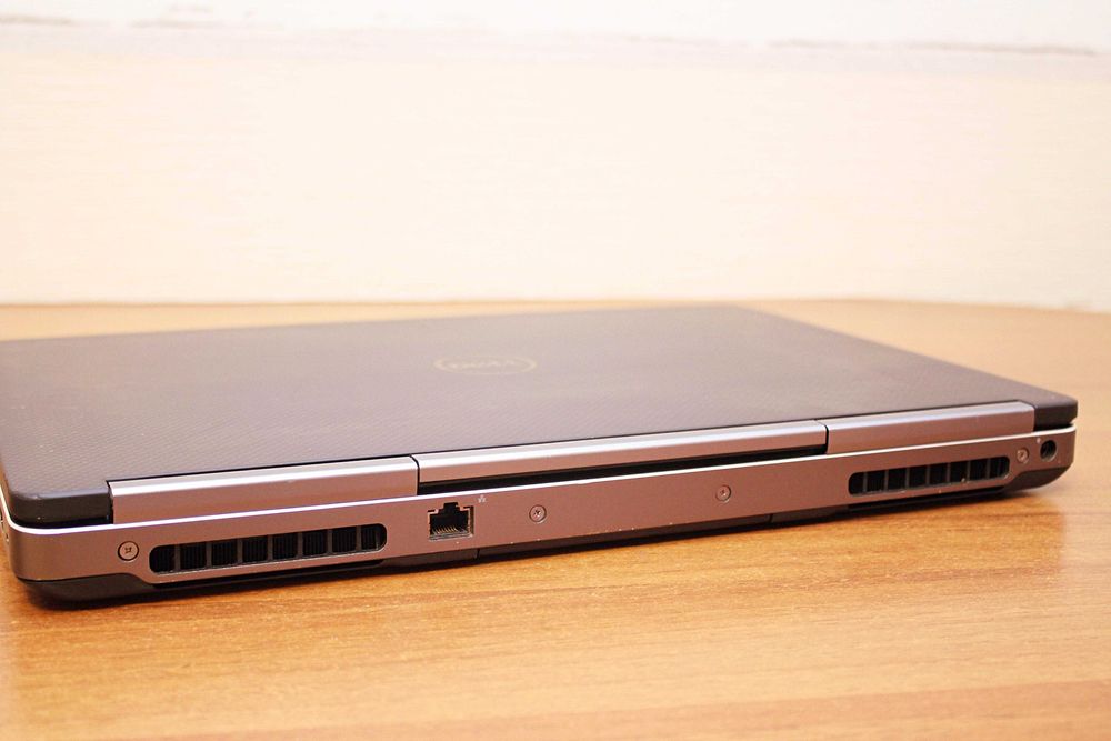 Ігровий Dell Precision 7510/Intel® Xeon E3/16GB/SSD 512GB/NVIDIA Quadro M2000M