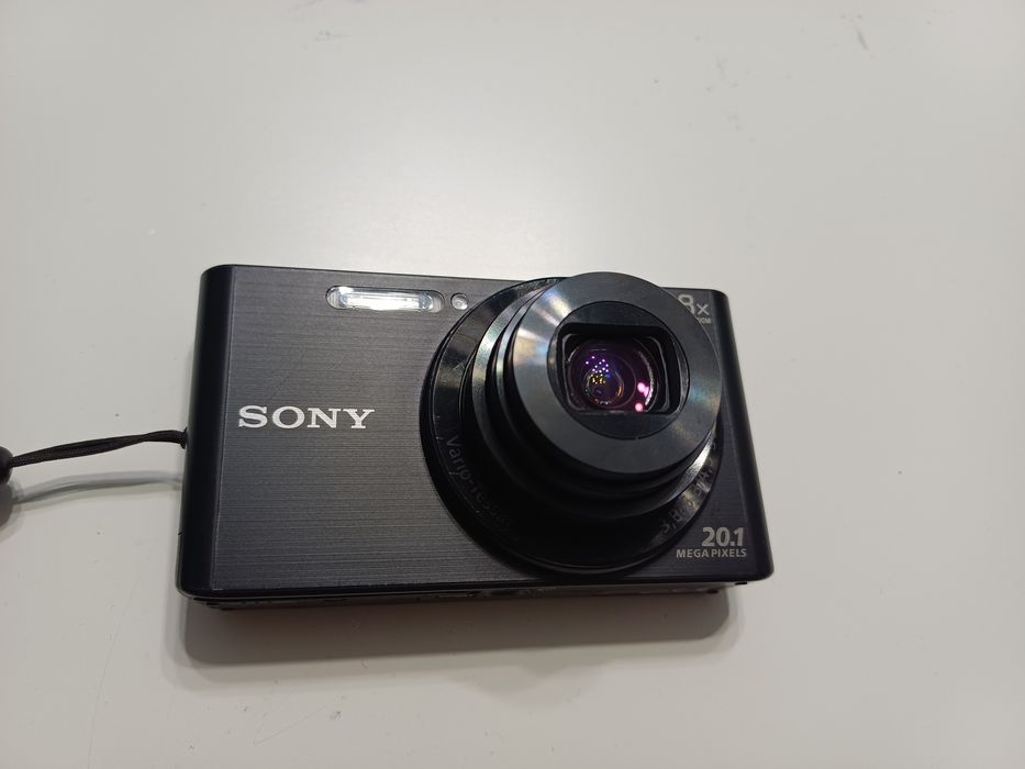Sony W830 kompaktowy aparat cyfrowy
