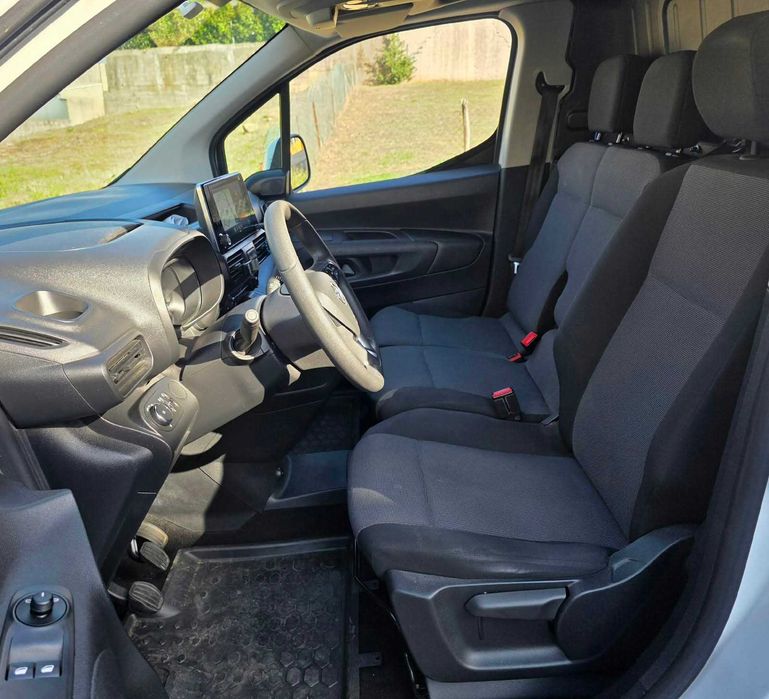 Opel Combo 2019 130cv - IVA Dedutível