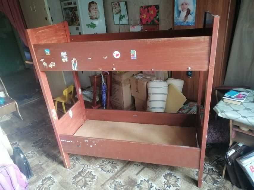 Дитяче двоповерхове ліжко