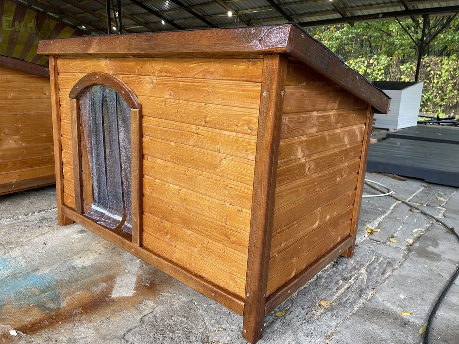 Утеплена будка для собачки середніх та великих розмірів.