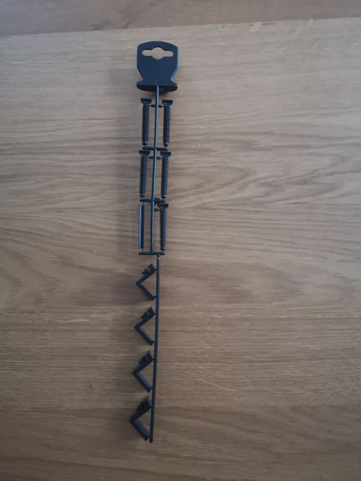 Elementy montażowe do listwy przypodłogowej profilu podłogowego arbito