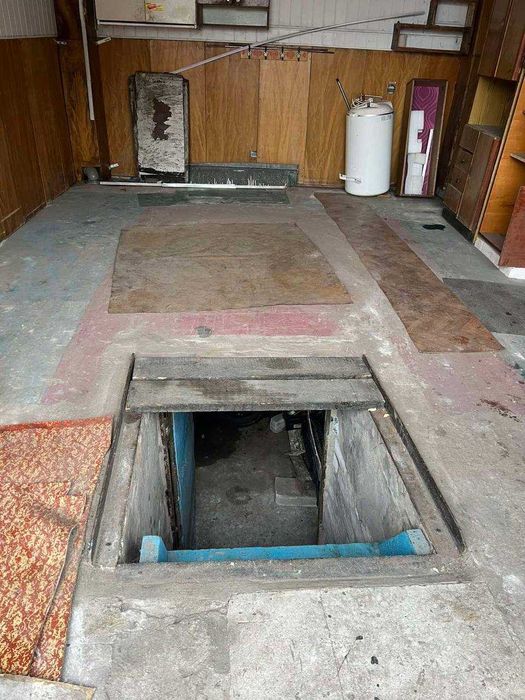 Капітальний цегляний гараж (24 м²) на Салганній! Заїжджай і користуйся