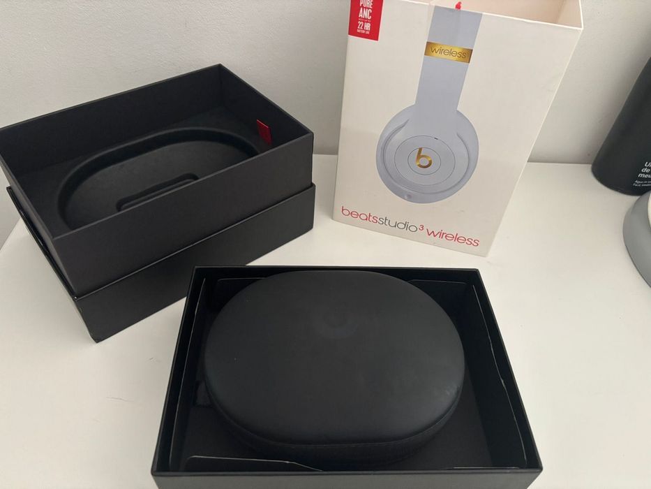Auscultador Bluetooth BEATS Studio 3 c Microfone e Cancelador de Ruído