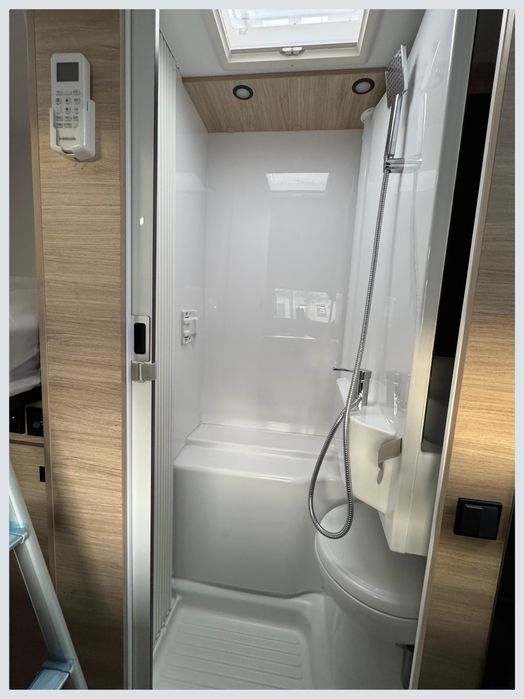 Kamper 4 osobowy / automat / półintegra / model 2025 rok