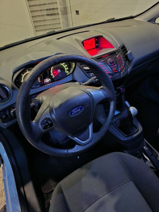 Ford fiesta comercial
