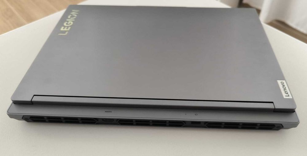 Portátil Lenovo Legion 5i 16IRX9-187 16"