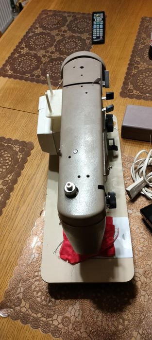 Maszyna do szycia Łucznik Predom 451