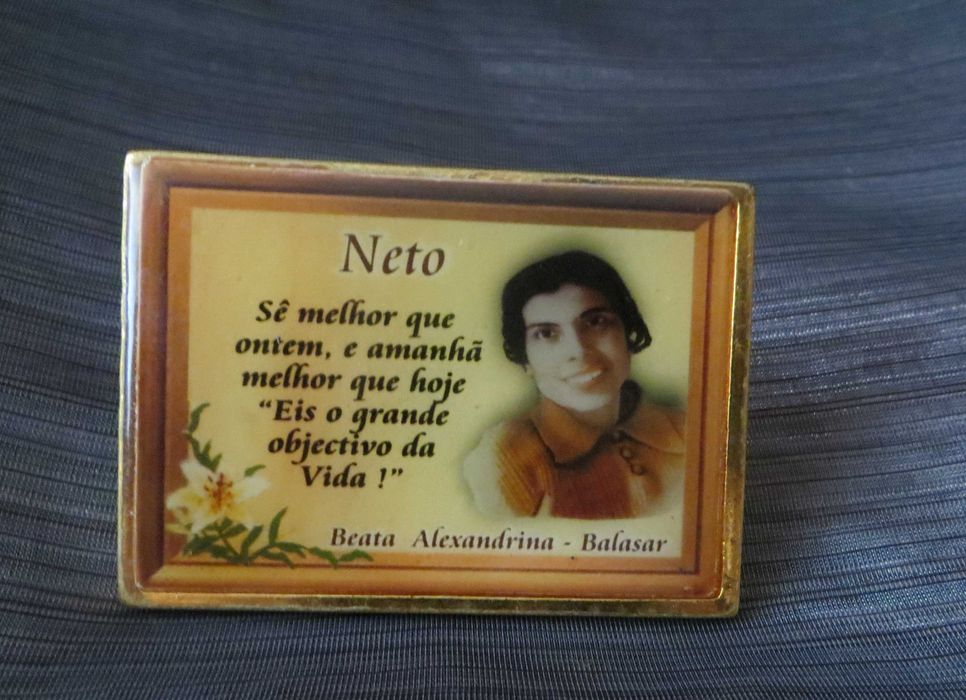 Lote 2 Expositores - 1 Padre Américo e 1 Beata Alexandrina, em metal