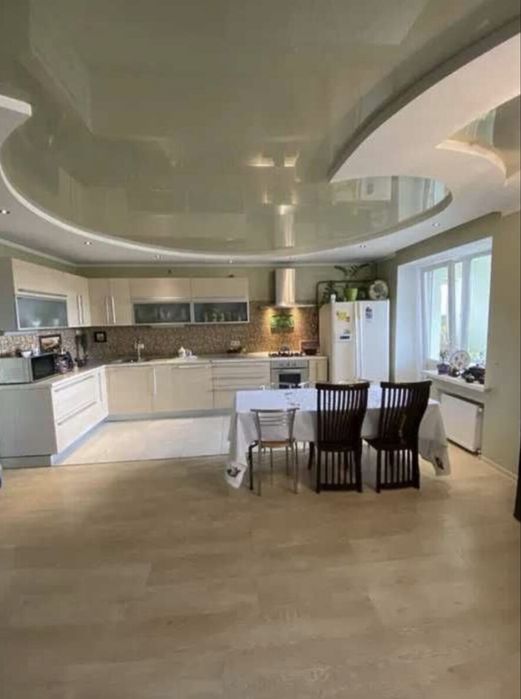 Видова квартира на березі Дніпра