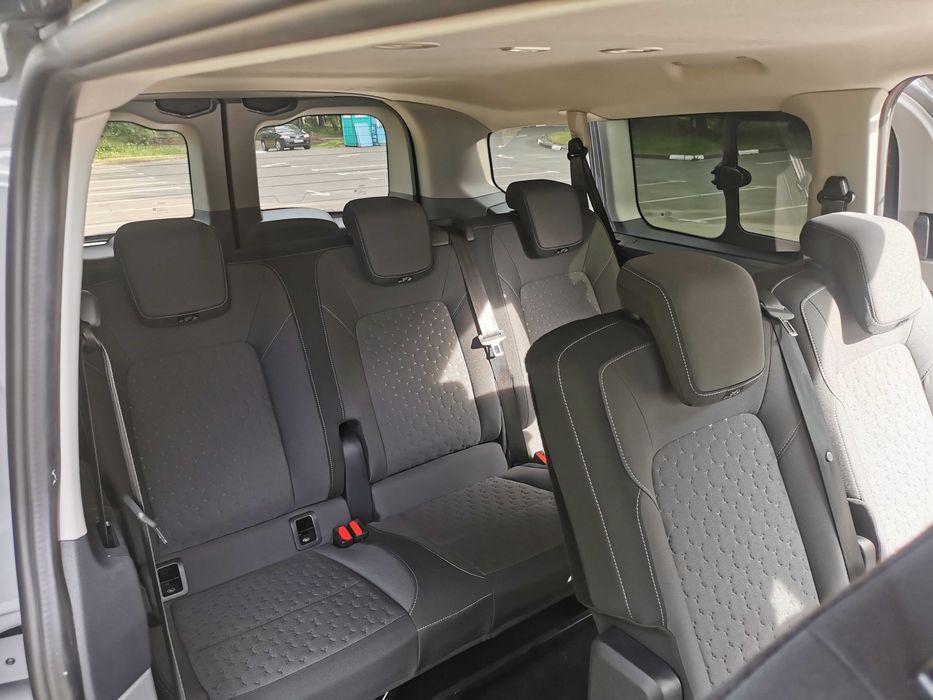 Wynajem busa 8-osobowego z kierowcą lub bez.