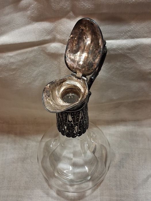 Винтажный графин