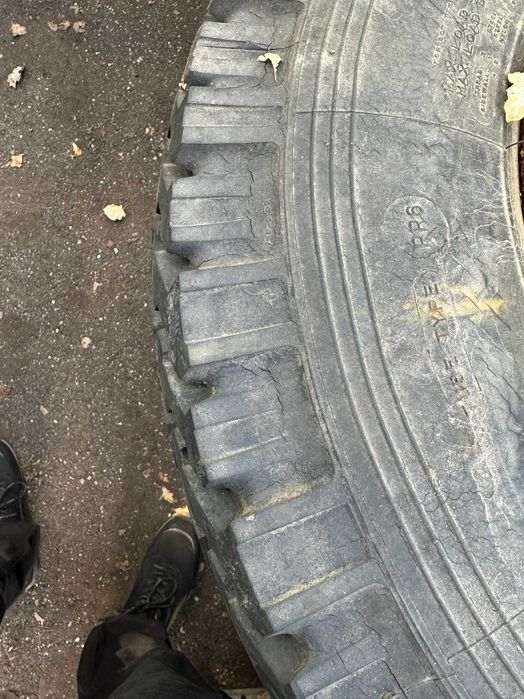 Land Rover jantes ferro e Pneus 235x85x16 - 25% Desconto