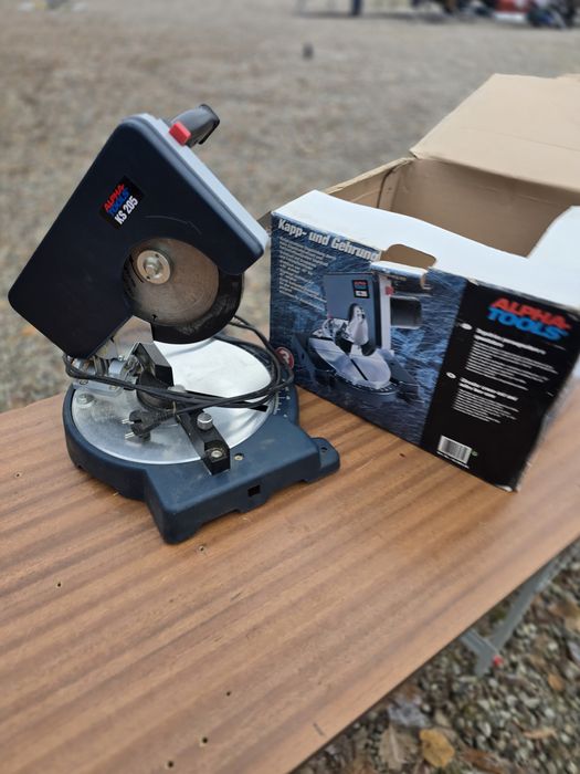 Piła stołowa -łukośnica Alpha Tools 800 W