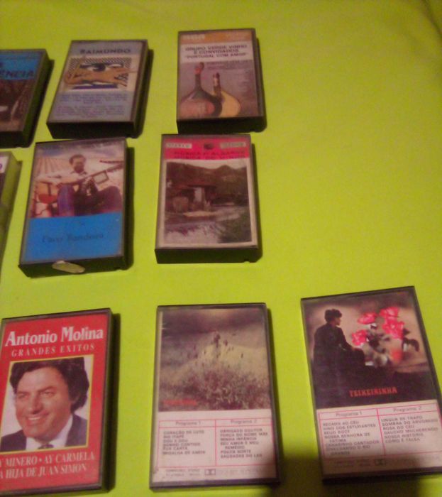 casetes de musicas variadas antigas nacionais e estrangeiras