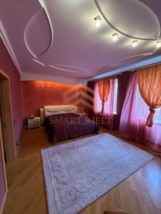 Продаж розкішного будинку для великої родини на Половках! Код: 16788