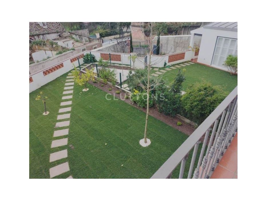 Moradia T4 para arrendar, amigos ou familia, nova, com jardim e gar...