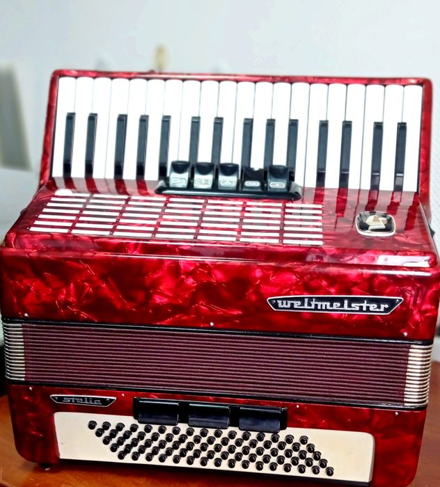 Чудовий Акордеон Weltmeister, 3/4 в ідеальному стані.