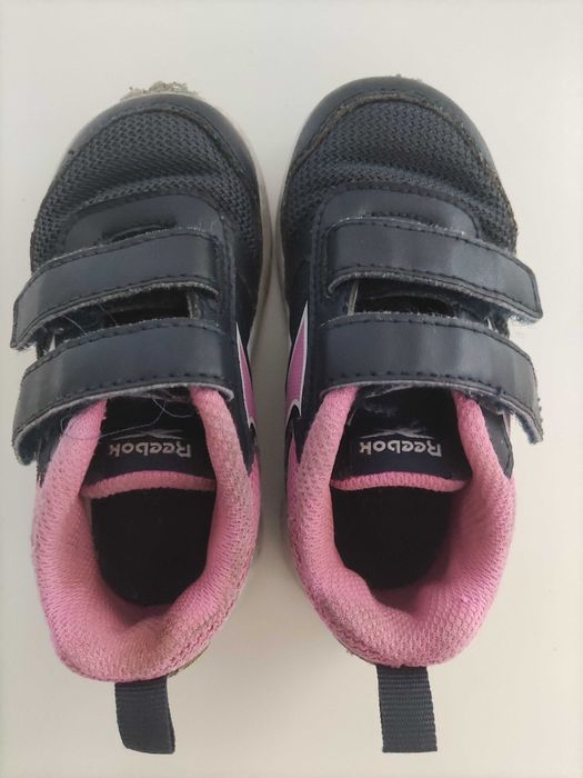 Sapatilhas e sapatos criança