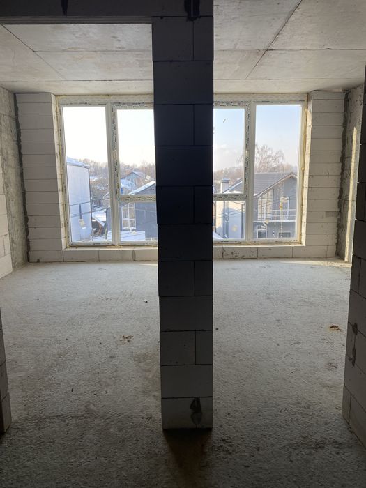 Без%Однокімнатна квартира,Оформлення право власноті,метро 5хв на авто