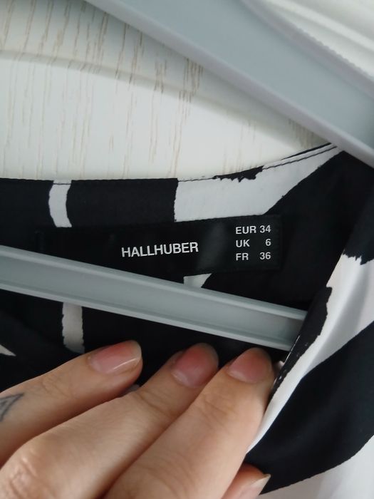 Sukienka hallhuber czarno-biała hit tanio