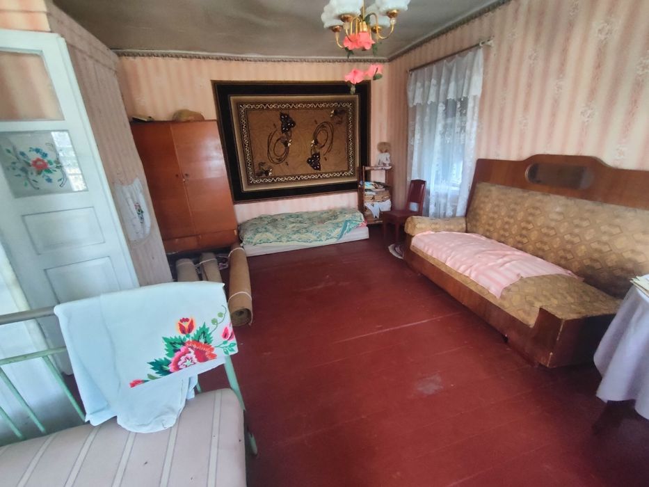 Гарний будинок під житло в селі Горбове