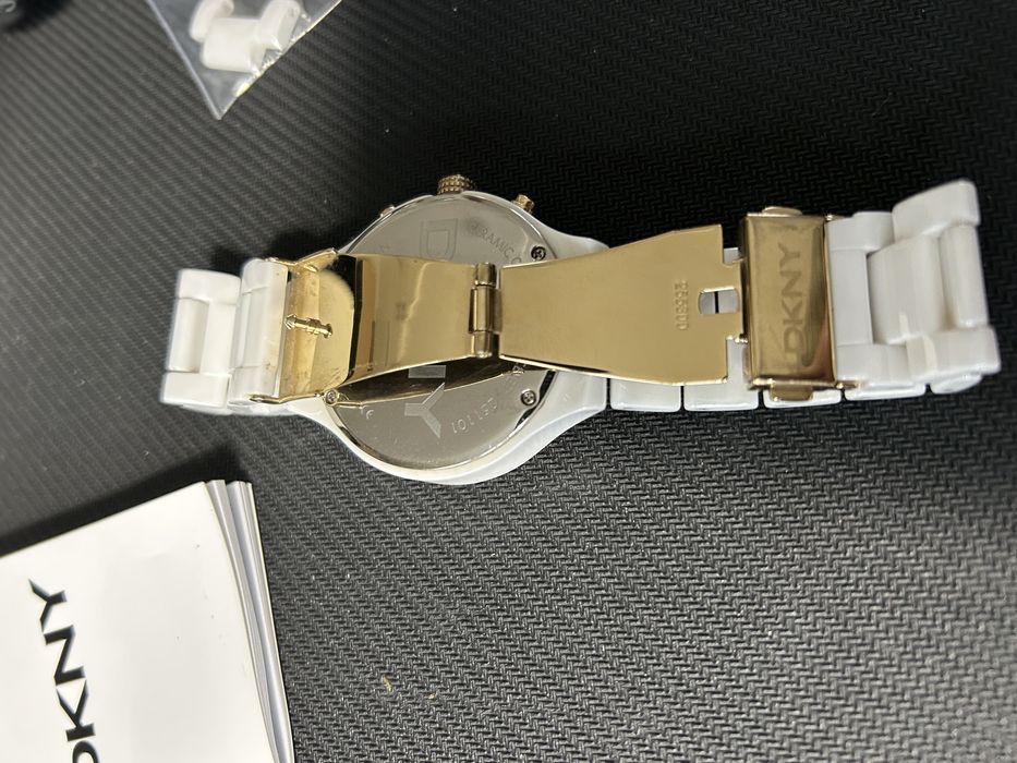 Годинник, Часы DKNY