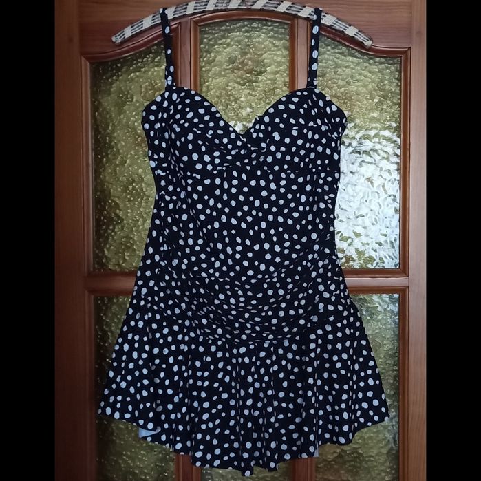Купальник- плаття, суцільний з м'якою чашкою.eur.42, size 14