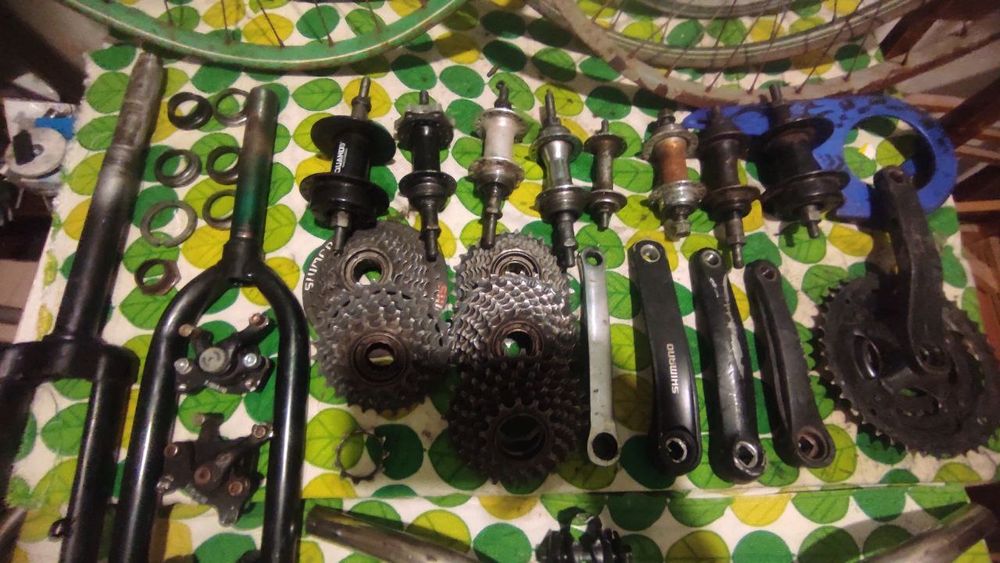 Продам велозапчасти одним лотом