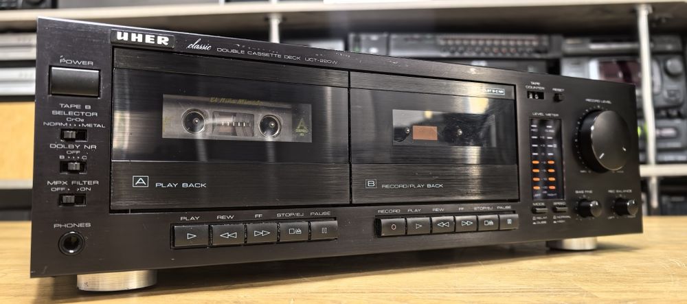 Касетний програвач Uher UCT-220