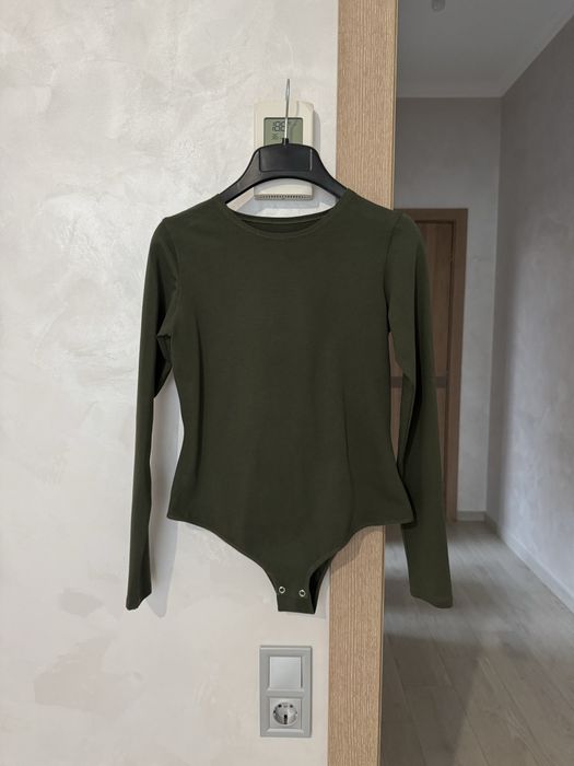 Боді, колір оливковий, як новий, 36й розмір
