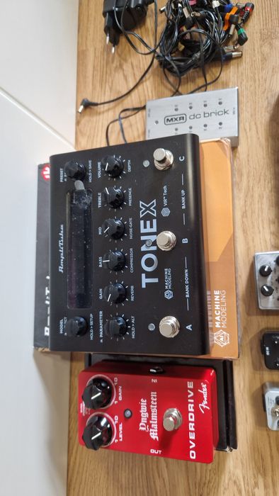 Педалі ефектів Tonex, MXR, Dunlop, Fender, TC Electronic, Mooer, Rockboard