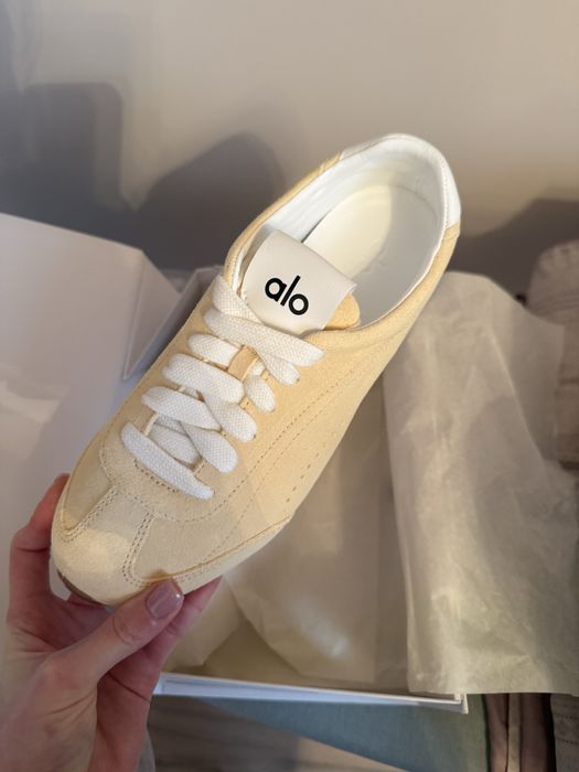 Кеди Alo Yoga жовті 37 розмір