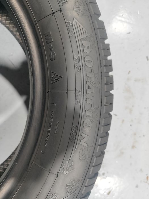 2 pneus semi novos 205-60R16 Dunlop - Oferta dos Portes