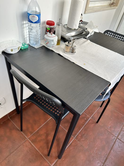 Conjunto Mesa + 2 cadeiras + banco