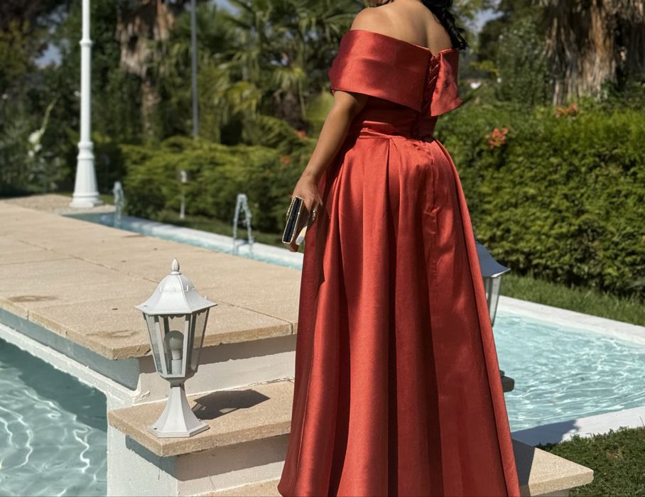 Vendo um vestido de cerimonia, usado so uma vez