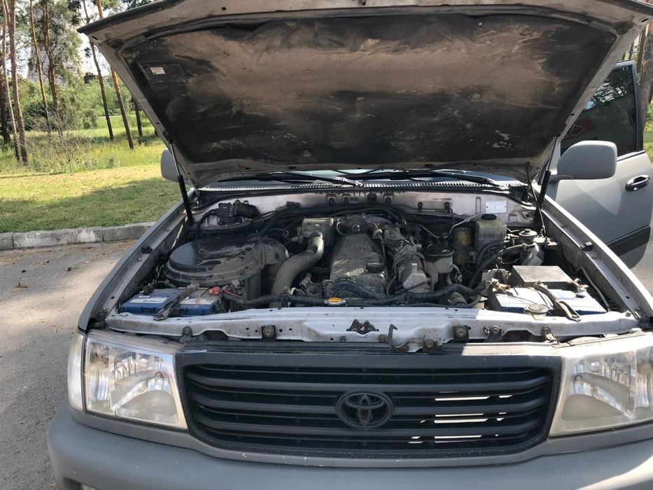 Toyota LandCruiser 100