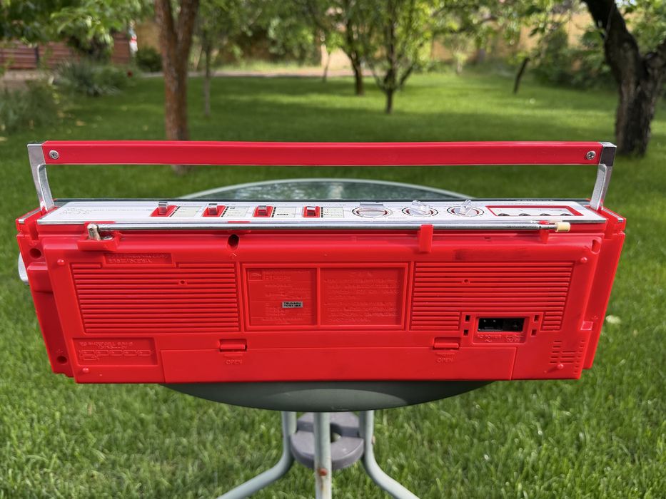 Продам магнитолу TOSHIBA RT-SF5