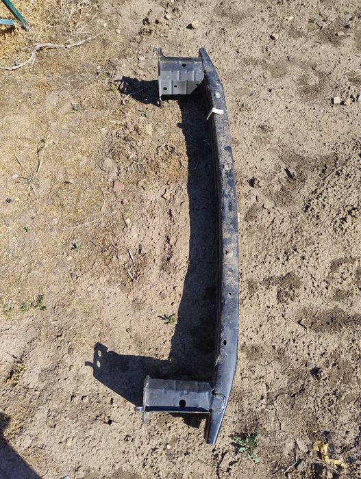 Toyota балка підвіски