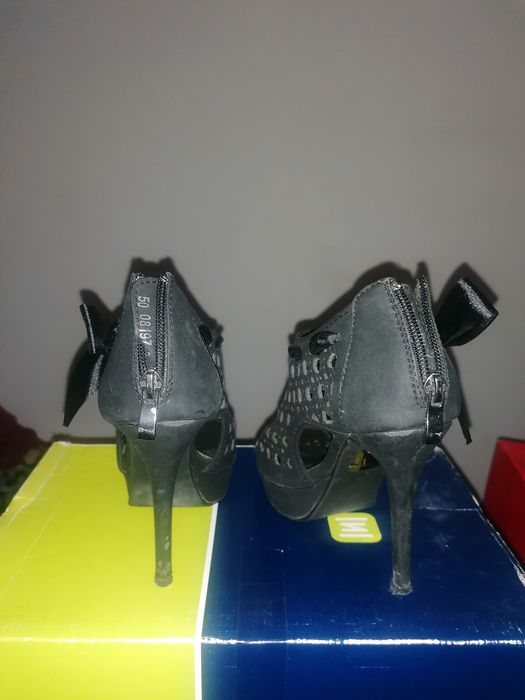 Sapatos pretos n35