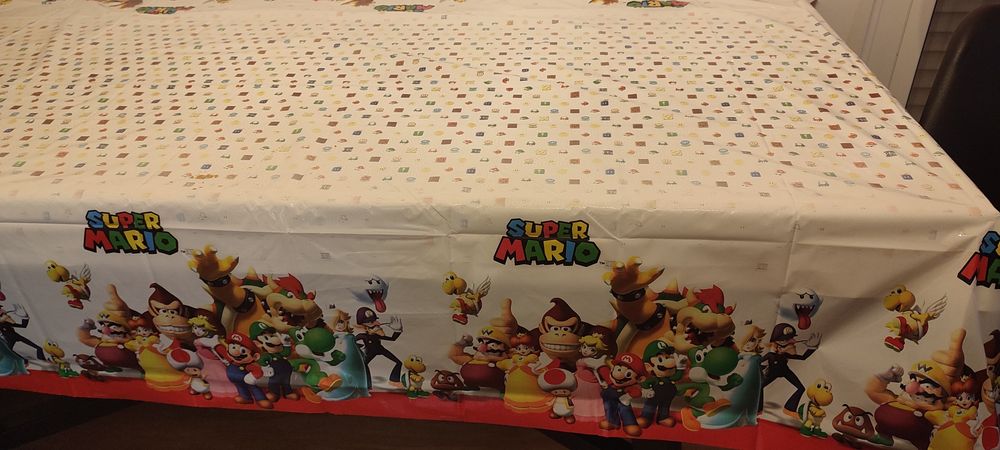 Super Mario Tablecloth429129254338580481
