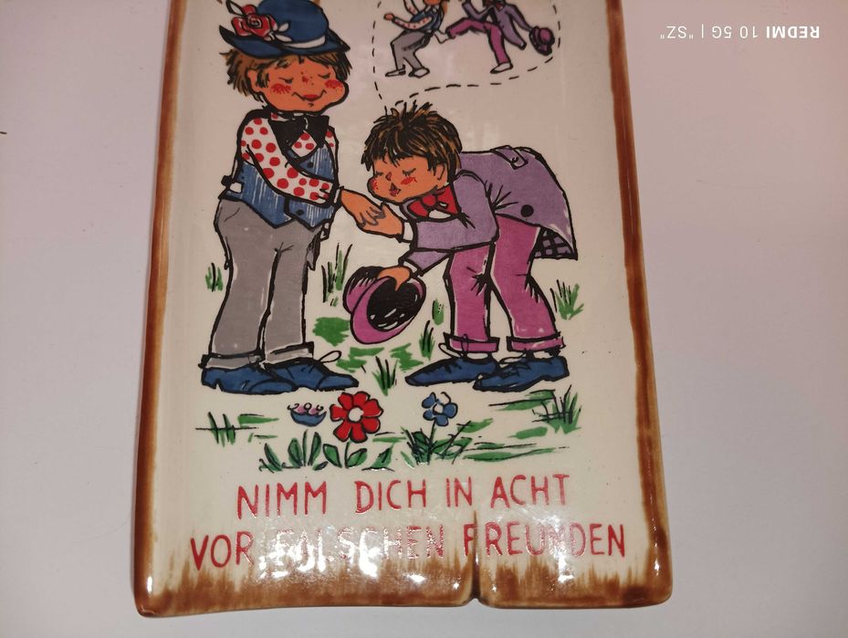 Stara zawieszka - porcelanowa - V. Goebel - W. Germany.