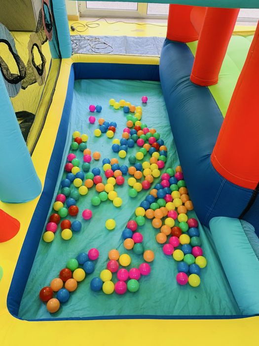 Aluguer de Insufláveis - “Castelo” e “Piscina de Bolas”