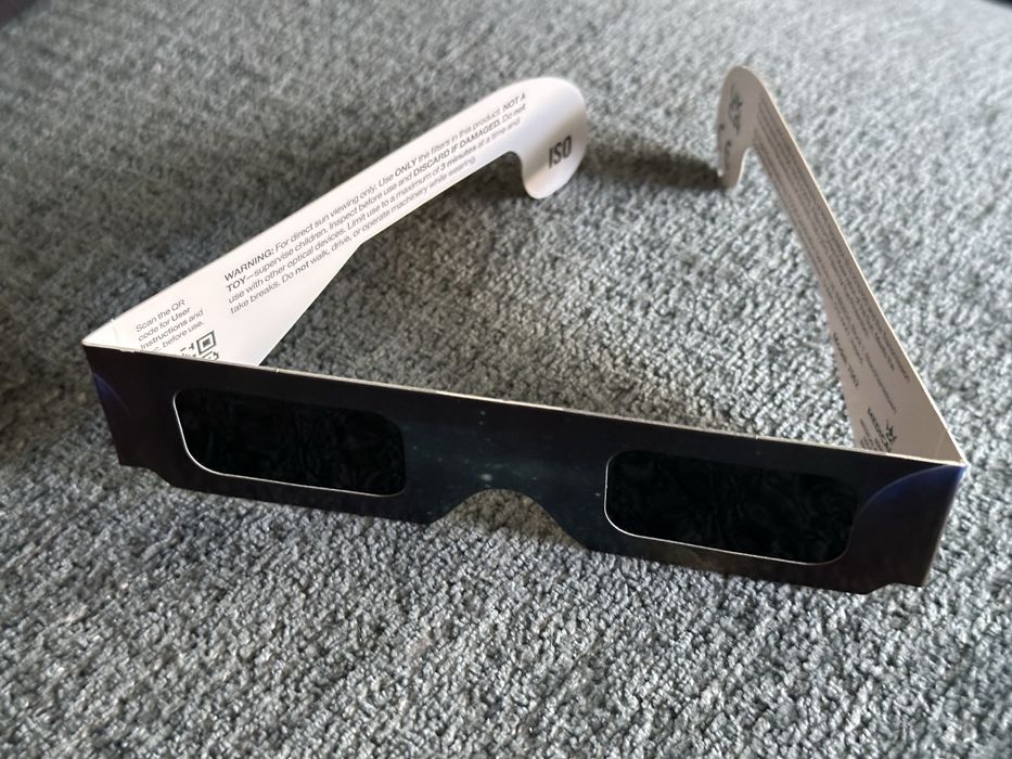 Oculos para o Eclipse Solar