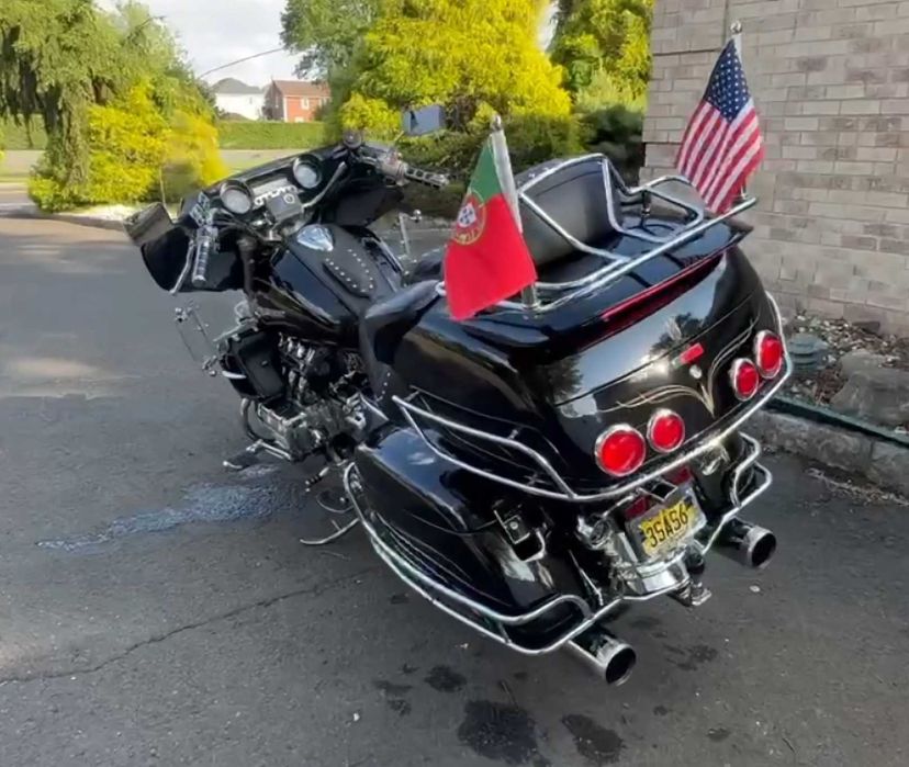 Honda Valkyrie ryling kufra centralnego.