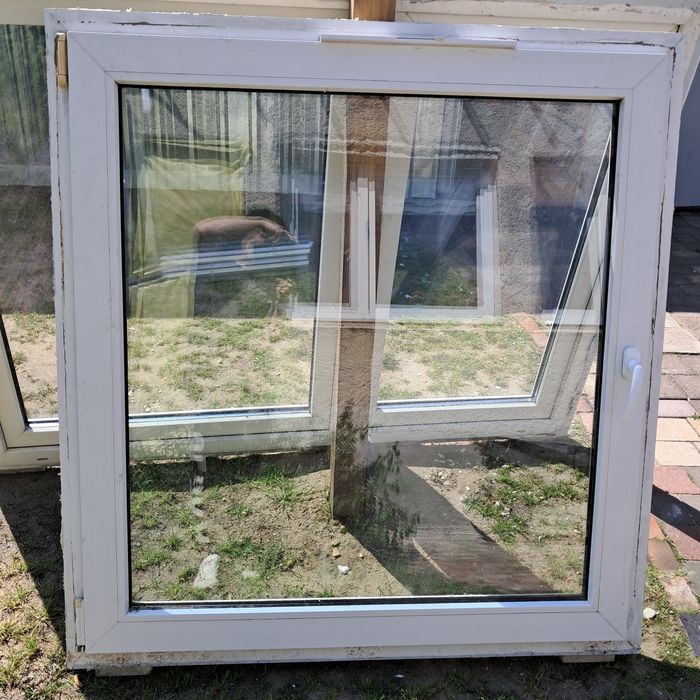 4 okna z nawiewnikami