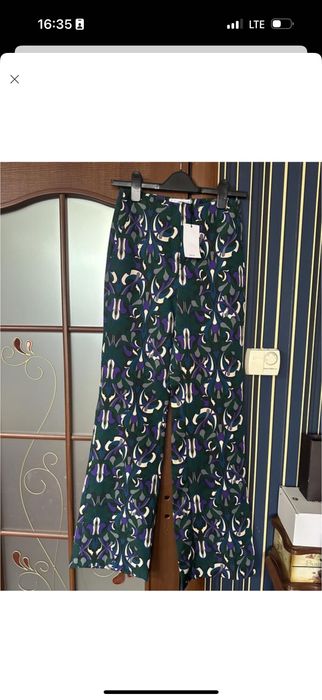 Стильні брюки Mango