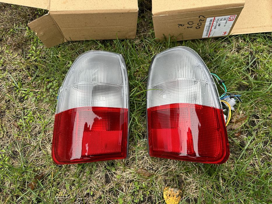 Mitsubishi L200 1995-2005 Задні ліхтарі (фонарі)