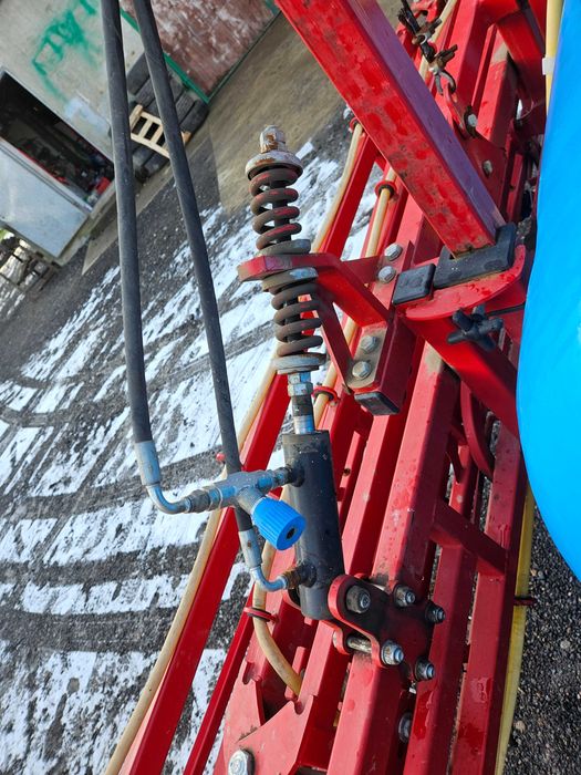 Opryskiwacz Bardzki 600L 15M Hydraulicznie poziomowany Optima 20